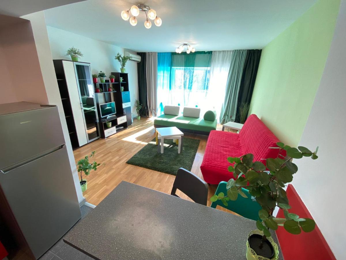 Green Apartment 214 With Private Parking Bucureşti Ngoại thất bức ảnh