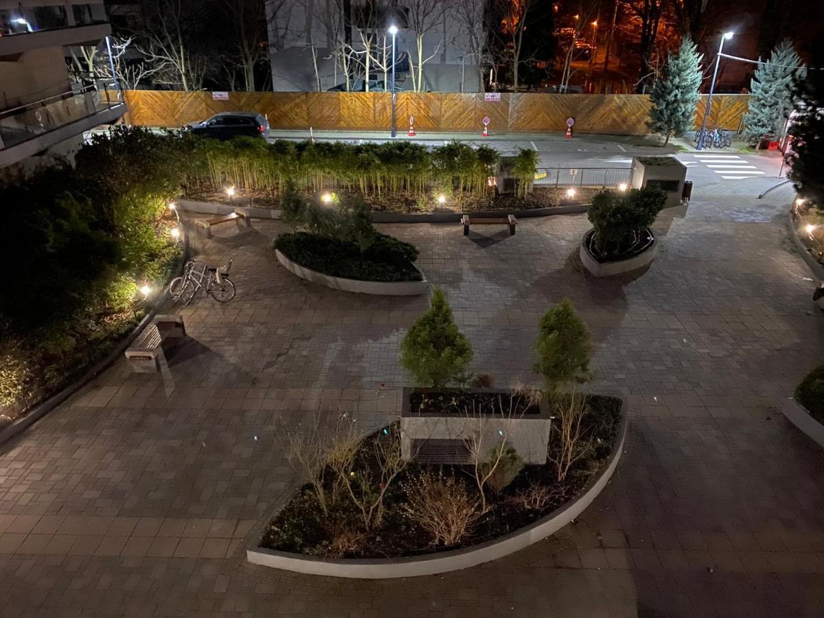 Green Apartment 214 With Private Parking Bucureşti Ngoại thất bức ảnh