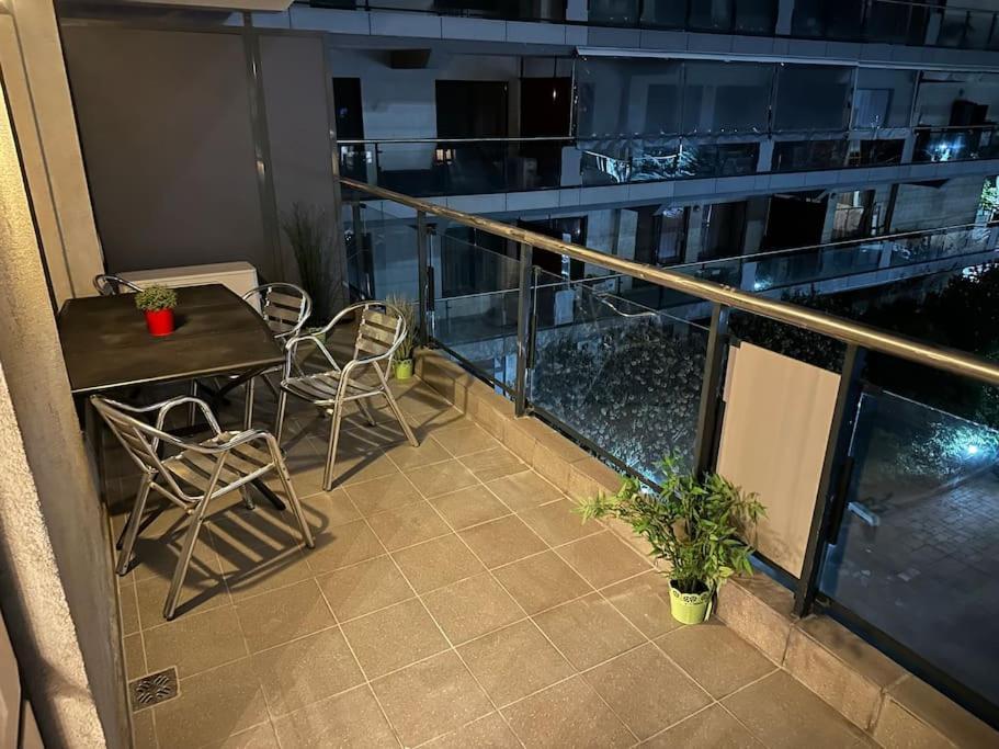 Green Apartment 214 With Private Parking Bucureşti Ngoại thất bức ảnh