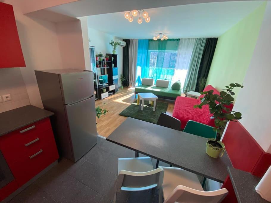 Green Apartment 214 With Private Parking Bucureşti Ngoại thất bức ảnh
