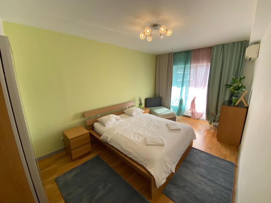 Green Apartment 214 With Private Parking Bucureşti Ngoại thất bức ảnh