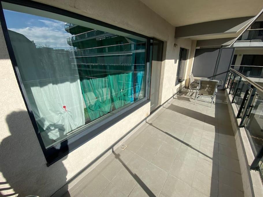 Green Apartment 214 With Private Parking Bucureşti Ngoại thất bức ảnh