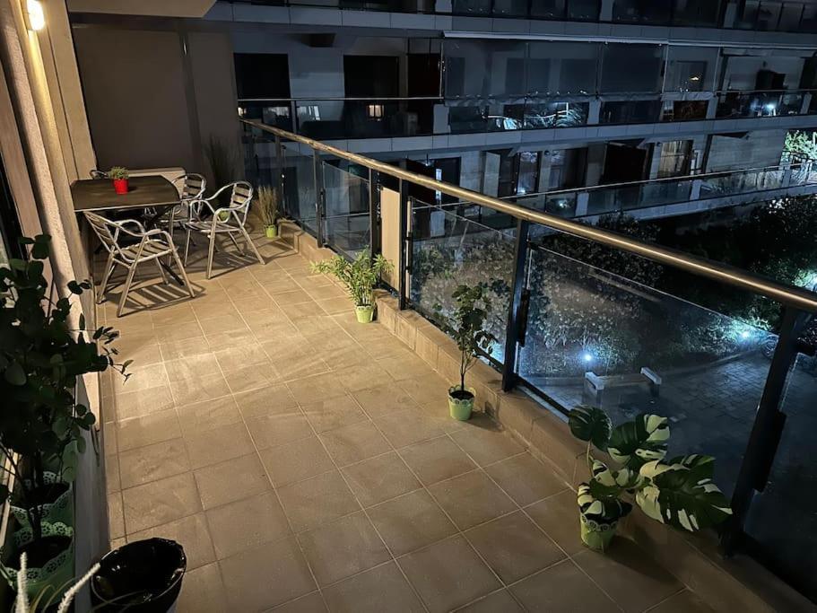 Green Apartment 214 With Private Parking Bucureşti Ngoại thất bức ảnh