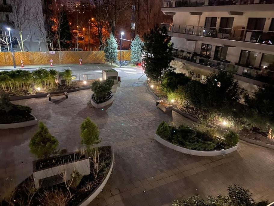 Green Apartment 214 With Private Parking Bucureşti Ngoại thất bức ảnh